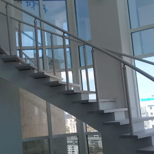 Законченный бетонный косоур Готовый косоур из бетона в Москве